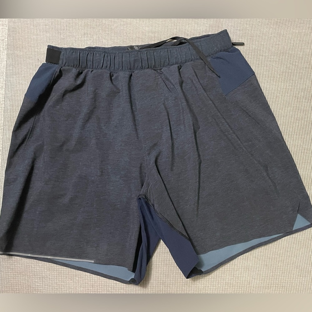 Lululemon Men’s Lined 7” Pace Breaker shorts, size M